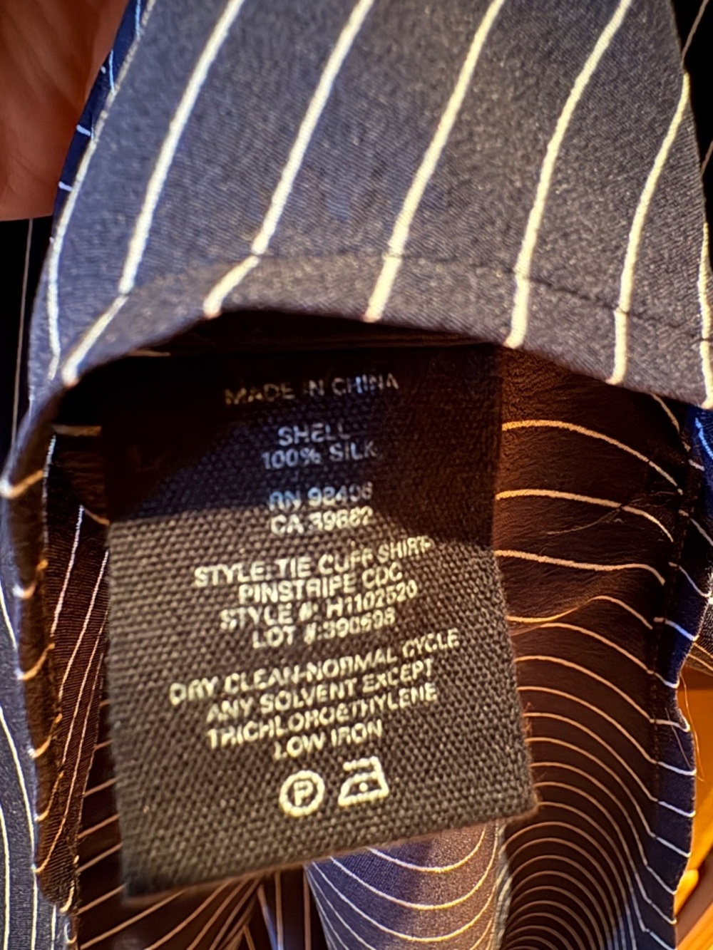 Theory 100% Silk Pinstripe Tie Cuff ShirtNavy Blue Shirt Size Med Long Sleeve - Picture 4 of 10